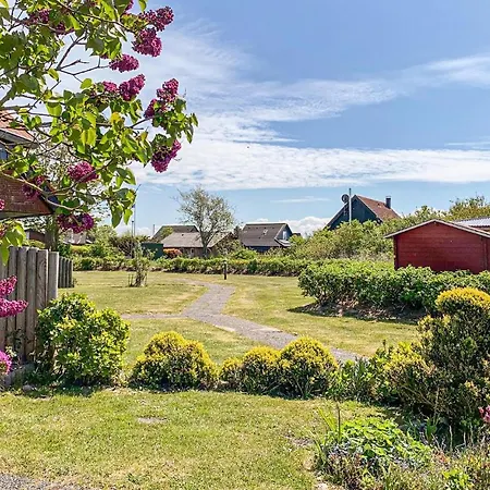 2 Bedroom Cozy Apartment In Friedrichskoog Spitze *