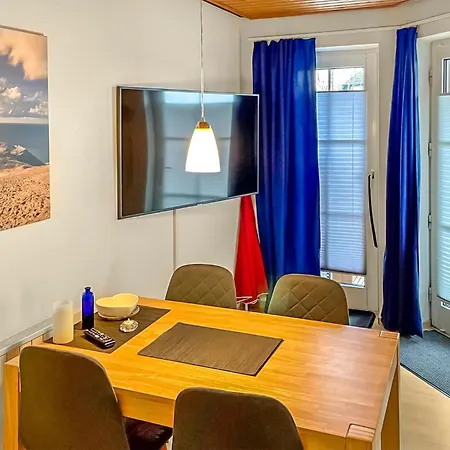Pet Friendly In Spitze * Friedrichskoog-Spitz